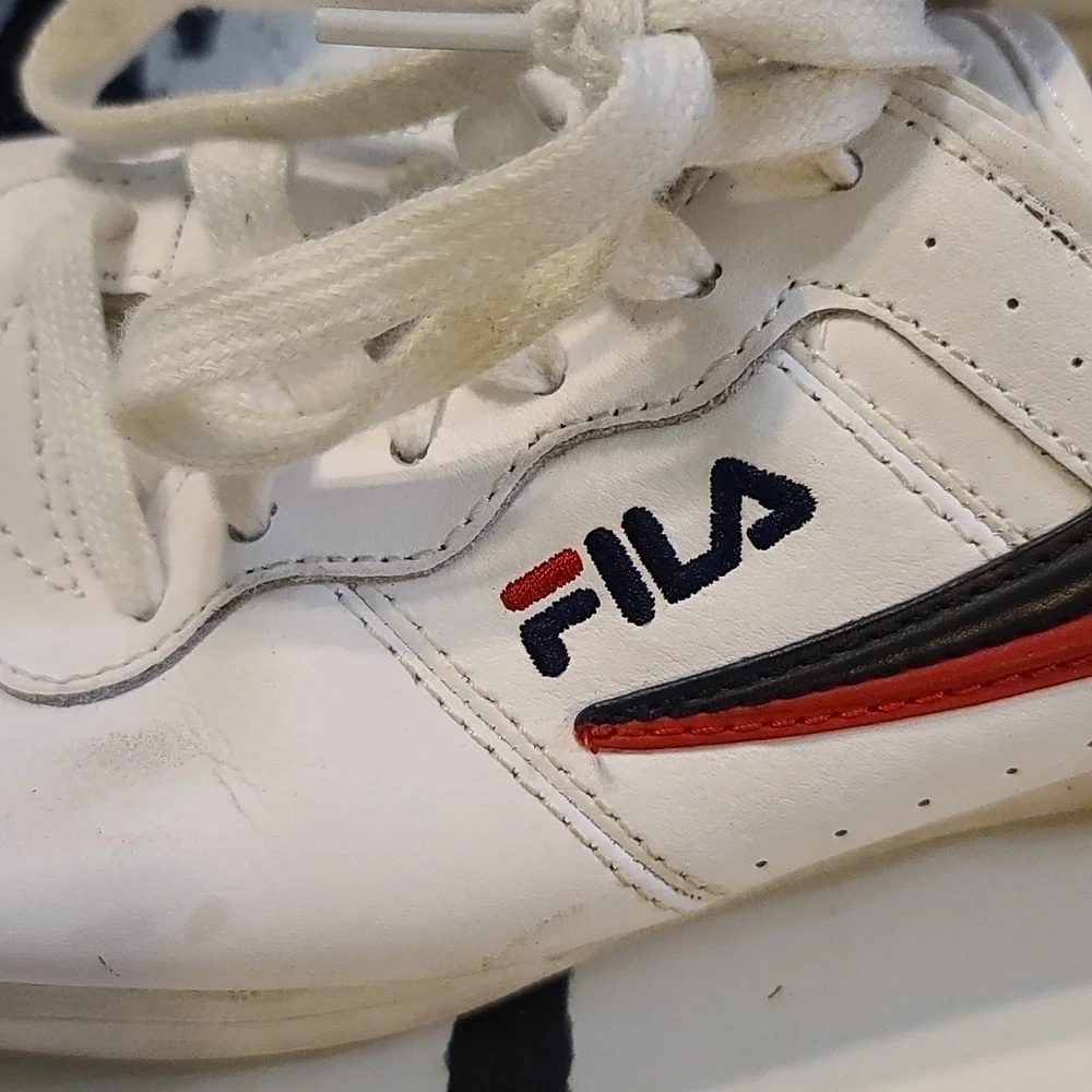 Fila‎ Women's Sneakers 5VF80165-150 White Faux Leather Size 8 EUC